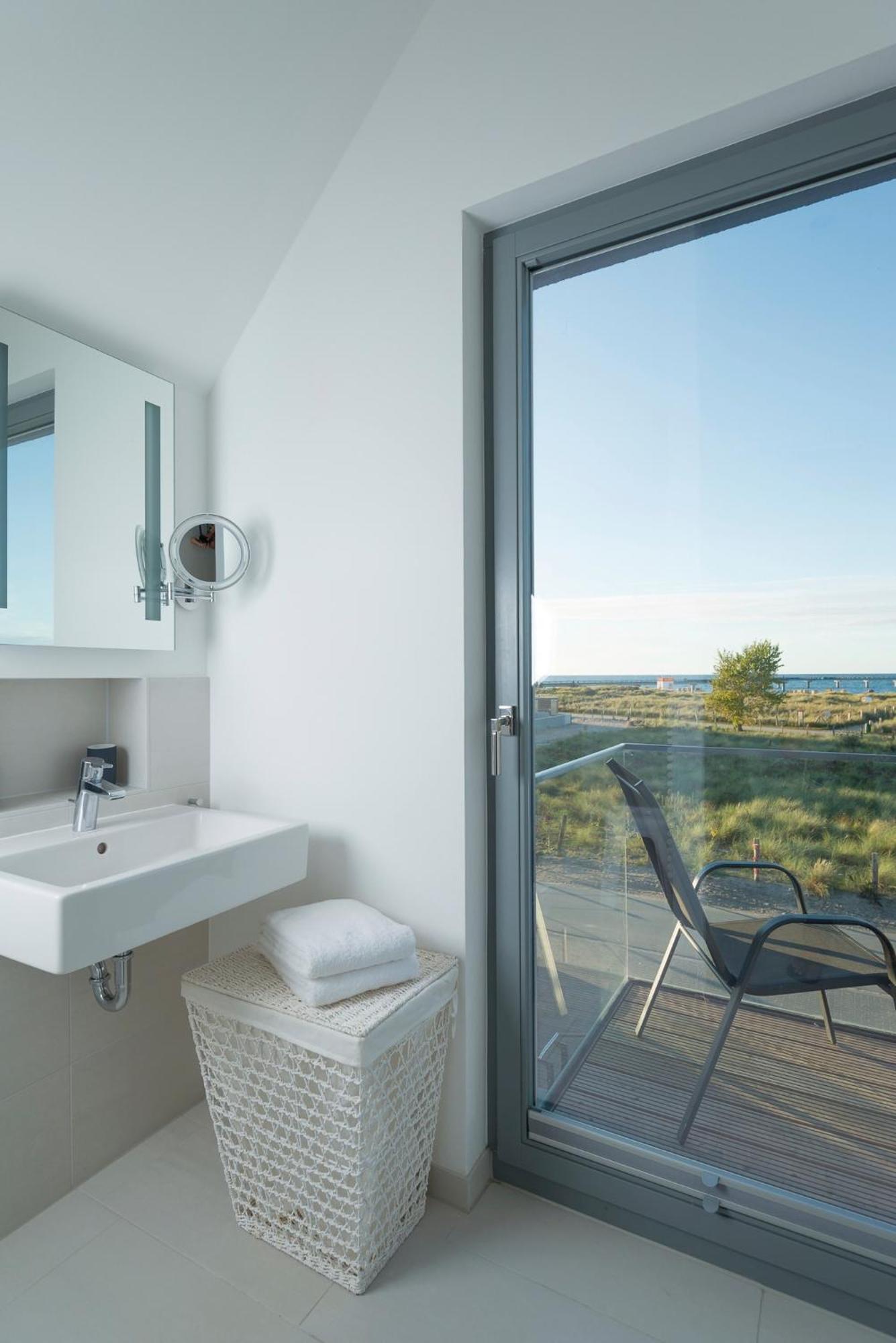 Ostsee - Reetdachhaus Nr 36 "Warder" Im Strand Resort Heiligenhafen Exterior photo
